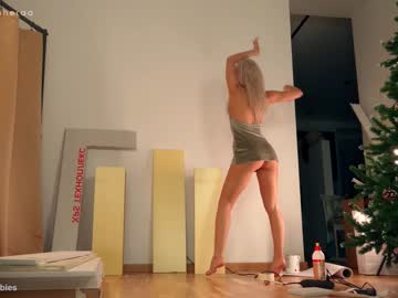 webcam girl artmosphera live cam image #3376500