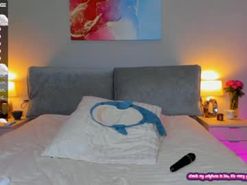 webcam girl your__voice live cam image #2672448