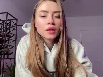 webcam girl strawberryjamx live cam image #3433171