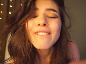 webcam girl amandamedrano live cam image #4330553