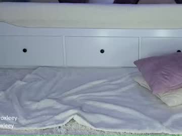 webcam girl roxy_blue_eyed_ live cam image #1061027