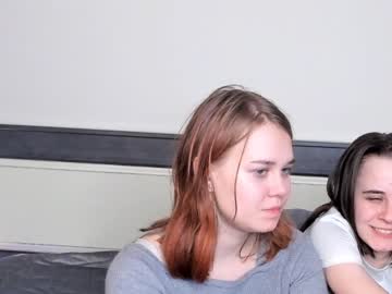 webcam couple two_girls_on_da_stream live cam image #6385050