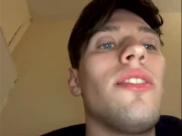 webcam man boy_with_a_joy live cam image #1485792