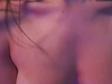 webcam girl lucie_beltran live cam image #6157349