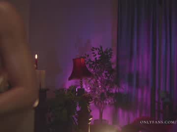 webcam girl lucieoude_ live cam image #3277970