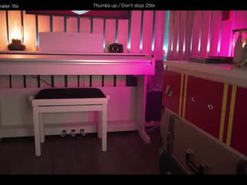 webcam girl hermione_potter_couple live cam image #2899638