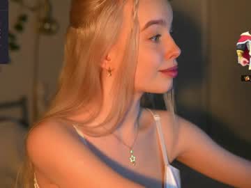 webcam girl mother__of__dragons live cam image #6148614