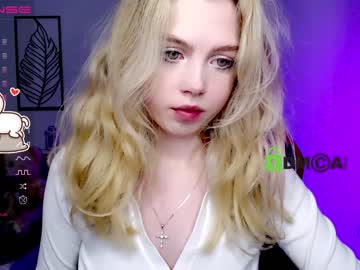 webcam girl small_blondee live cam image #3678637