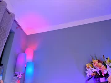 webcam girl littlee33 live cam image #6632330
