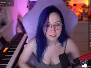 webcam girl blue_mooncat live cam image #5639628