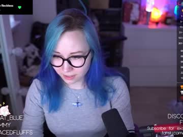 webcam girl blue_mooncat live cam image #4638174