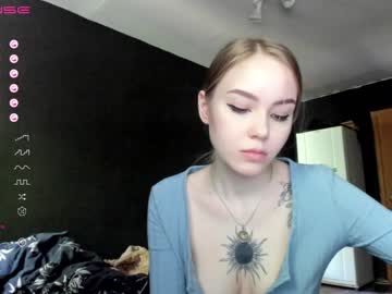 webcam girl ur_sweet_lily live cam image #2081438