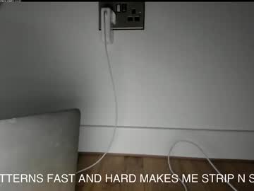 webcam girl lets_slip_and_slide live cam image #5281494