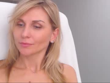 webcam girl lady_ada live cam image #215378