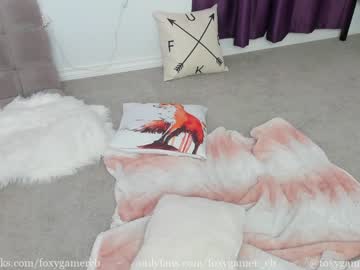 webcam girl foxy_gamer live cam image #1067156