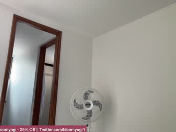 webcam girl bloomyogi live cam image #3123277