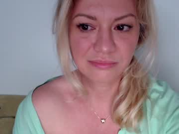 webcam girl kiradivine live cam image #2141928