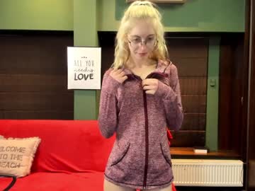webcam girl girl_i_am live cam image #720337
