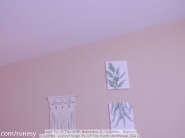 webcam girl runesy live cam image #2467932