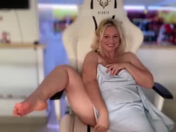 webcam girl kiradivine live cam image #5333283