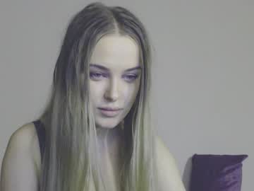 webcam girl petit_kaka live cam image #631861