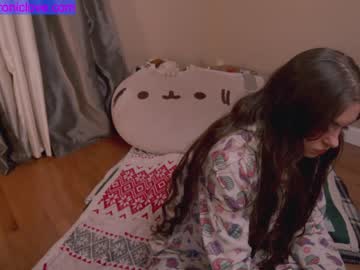 webcam girl chroniclove live cam image #3155580