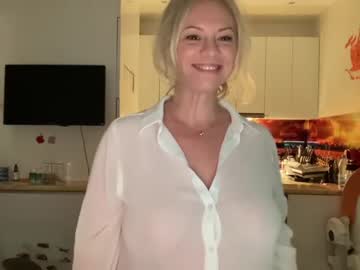 webcam girl kiradivine live cam image #4204572