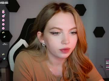 webcam girl small_blondee live cam image #4653858