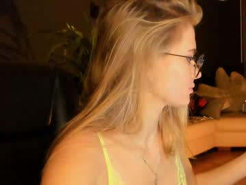 webcam girl linellali live cam image #2965247