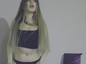 webcam girl petit_kaka live cam image #631641