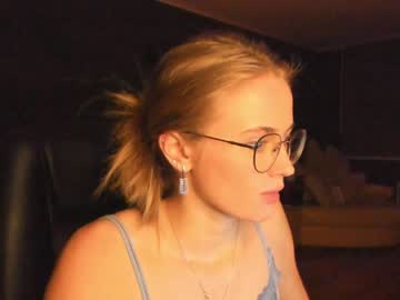 webcam girl linellali live cam image #3017043