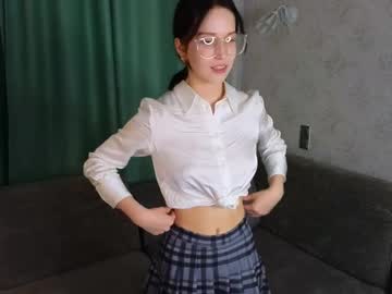 webcam girl synnovebrabson live cam image #7098784