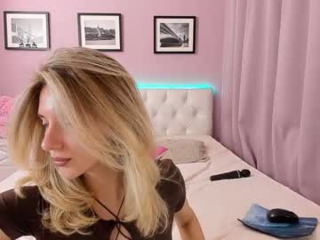 webcam girl patriciablair live cam image #2356532