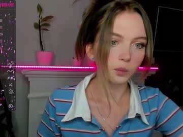 webcam girl small_blondee live cam image #2785699