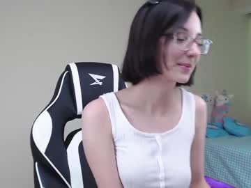 webcam girl queen_kitty1818 live cam image #2039036