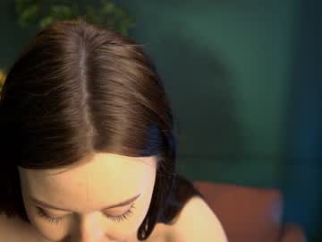 webcam girl ella_knockers_xl live cam image #1370855