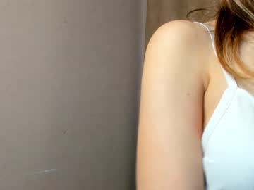webcam girl gloria_mooree live cam image #5154837