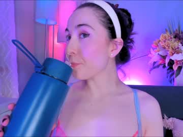 webcam girl littlee33 live cam image #5343146