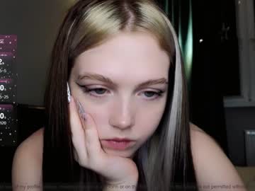 webcam girl small_blondee live cam image #6242090