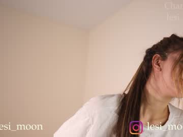 webcam girl lesi_moon live cam image #5768225
