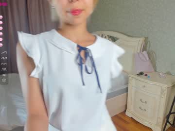webcam girl mooon_and_sun live cam image #5045991