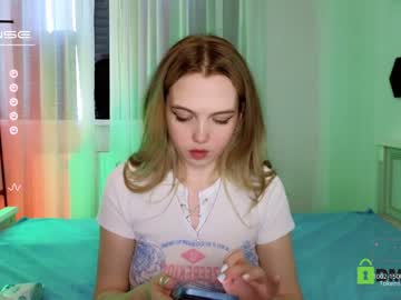 webcam girl small_blondee live cam image #4767783