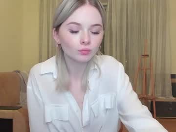 webcam girl penelopa_77 live cam image #145683