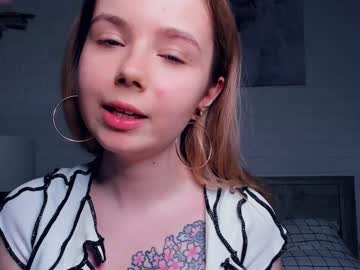 webcam girl windy_swallow live cam image #6775364