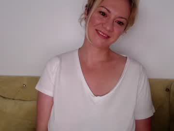 webcam girl kiradivine live cam image #2307028