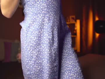 webcam girl cuteelsa_ live cam image #5834786