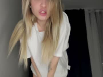 webcam girl sun_shine_baby live cam image #1667338