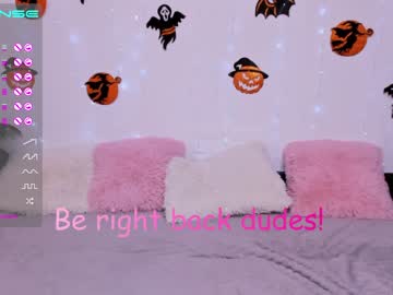 webcam girl emmika_ live cam image #415287