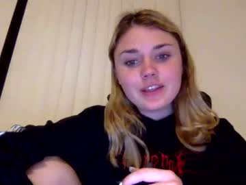 webcam girl cassidyyqueen live cam image #4351040