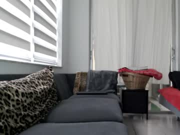 webcam girl frenchava live cam image #4548627